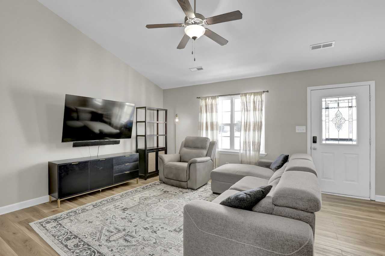 105 Rosemary Ave #NA - Photo 5 of 27