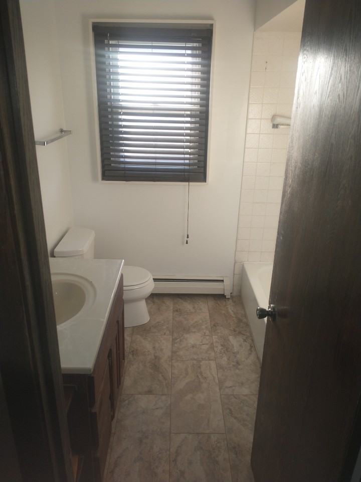 916 174th St #3 - Photo 6 of 6