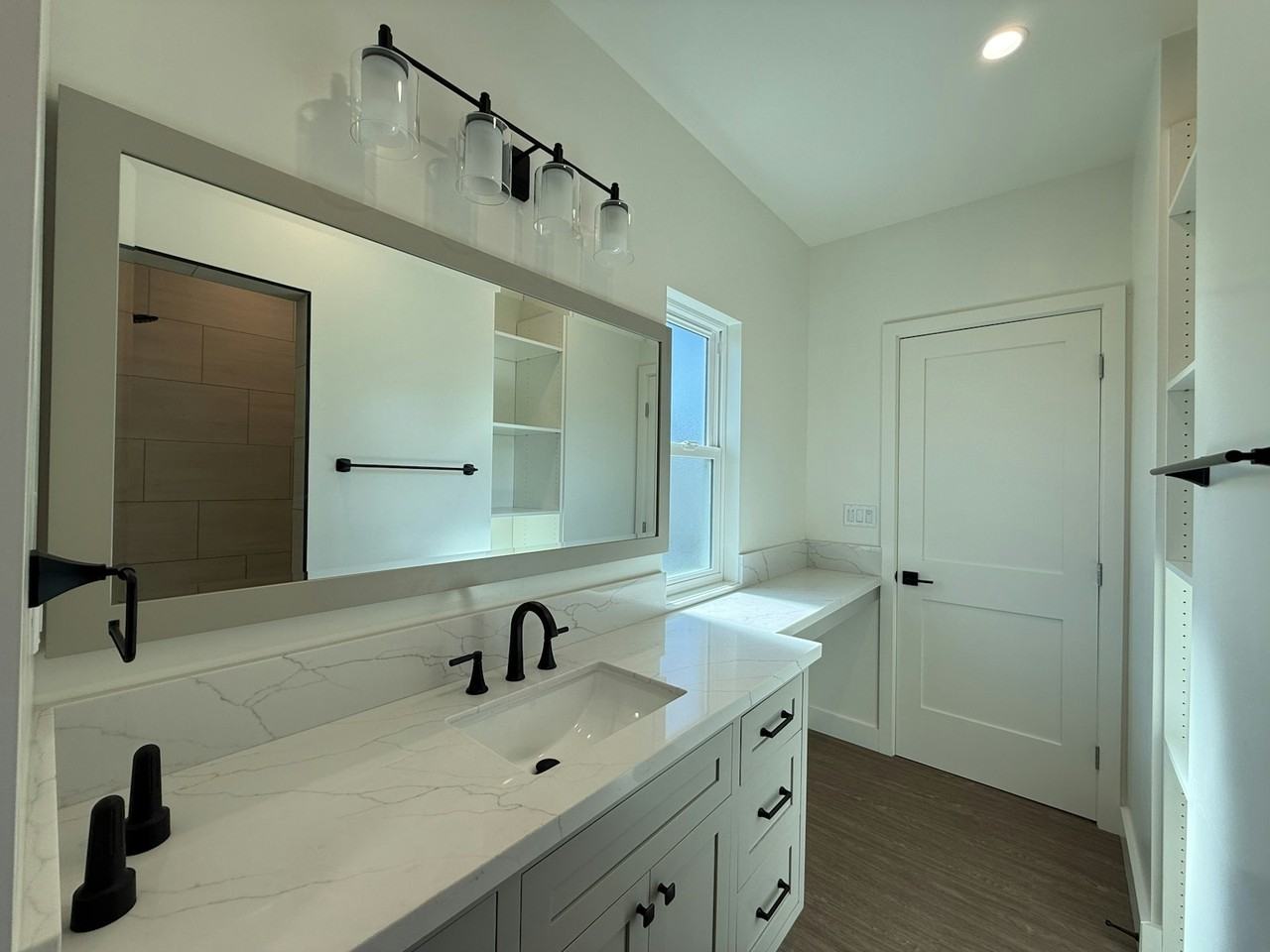 1809 Lake St - Photo 7 of 10