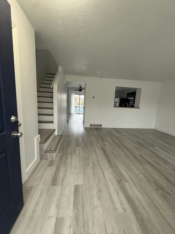 3411 Dundee Drive - Photo 2 of 17