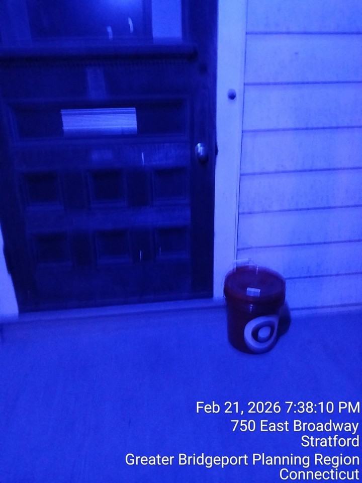 725 E Broadway #1A - Photo 2 of 6