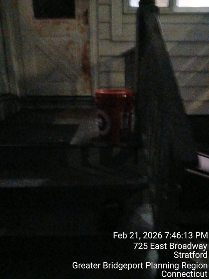 725 E Broadway #1A - Photo 3 of 6