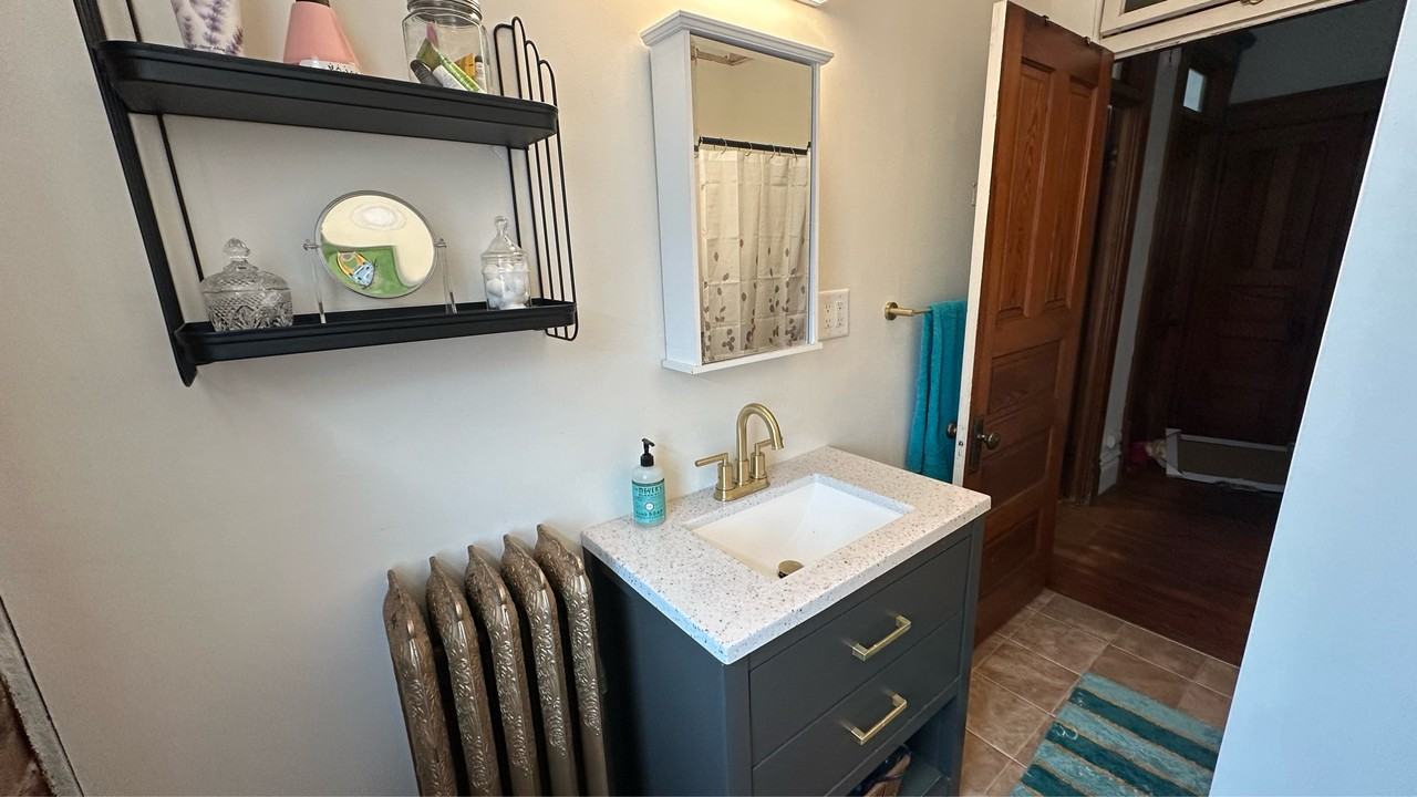 155 E 12th St #1 - Photo 6 of 12