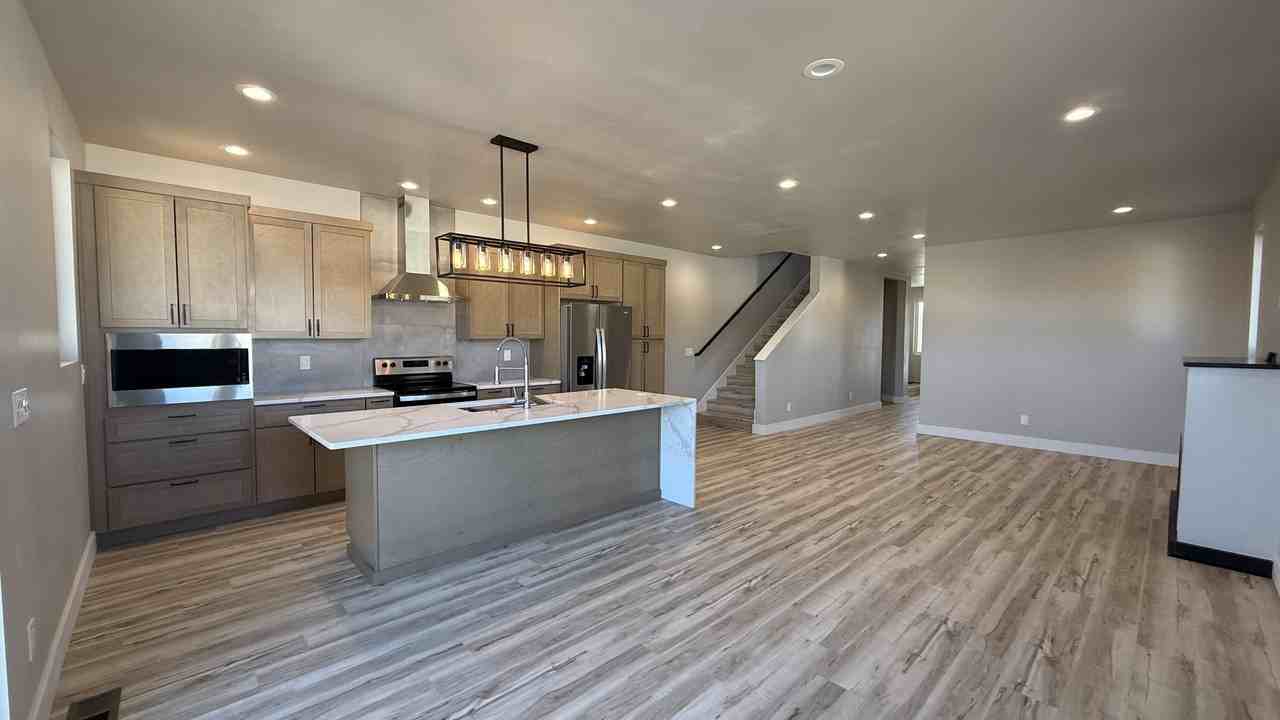 1431 F St #1 - Photo 2 of 10