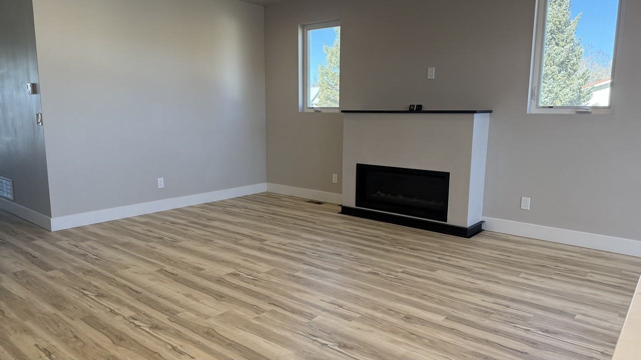 1431 F St #1 - Photo 3 of 10