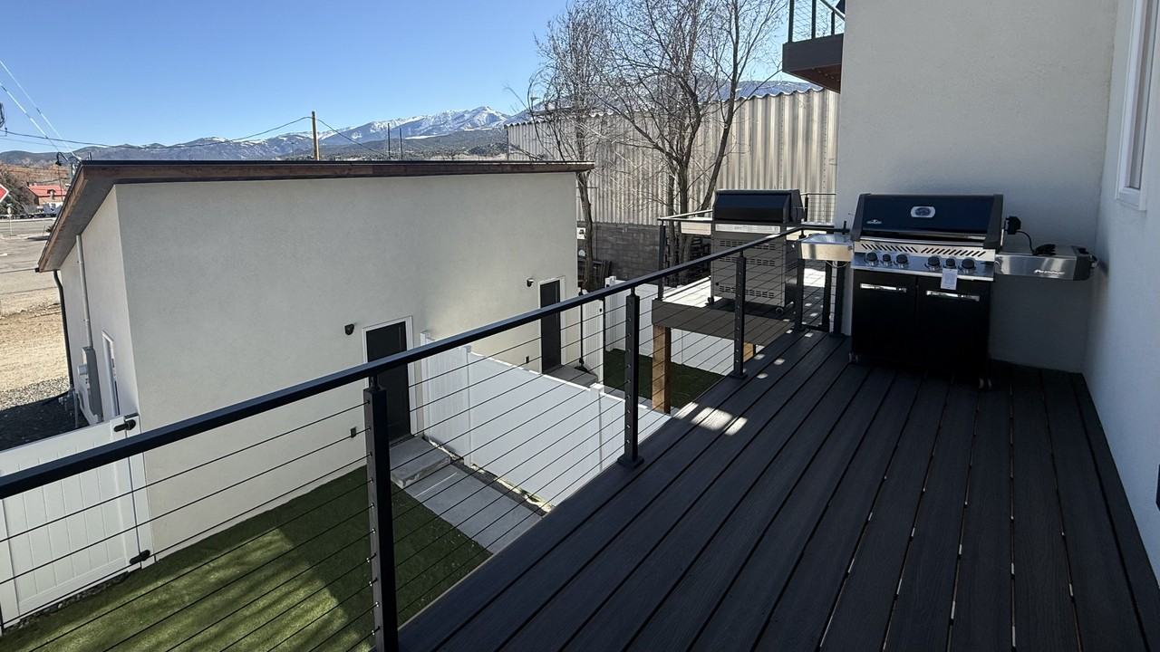 1433 F St #1 - Photo 4 of 11