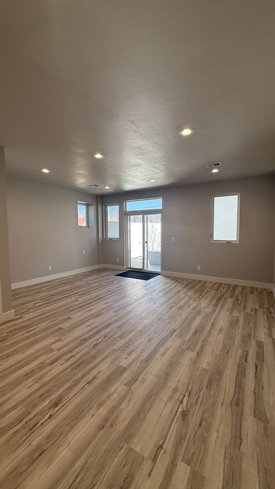 1433 F St #1 - Photo 7 of 11