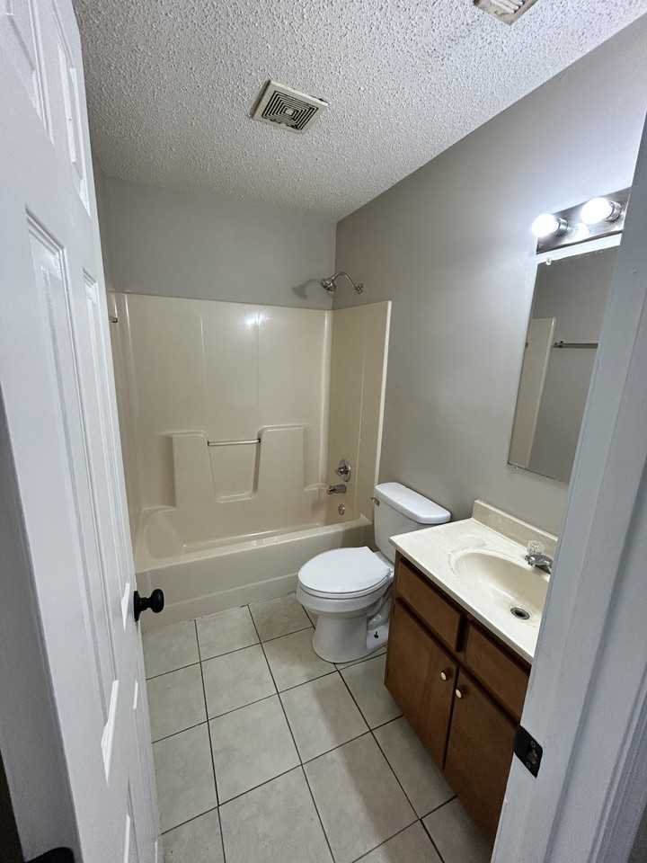 Stewart Street Apartments - Photo 3 of 16