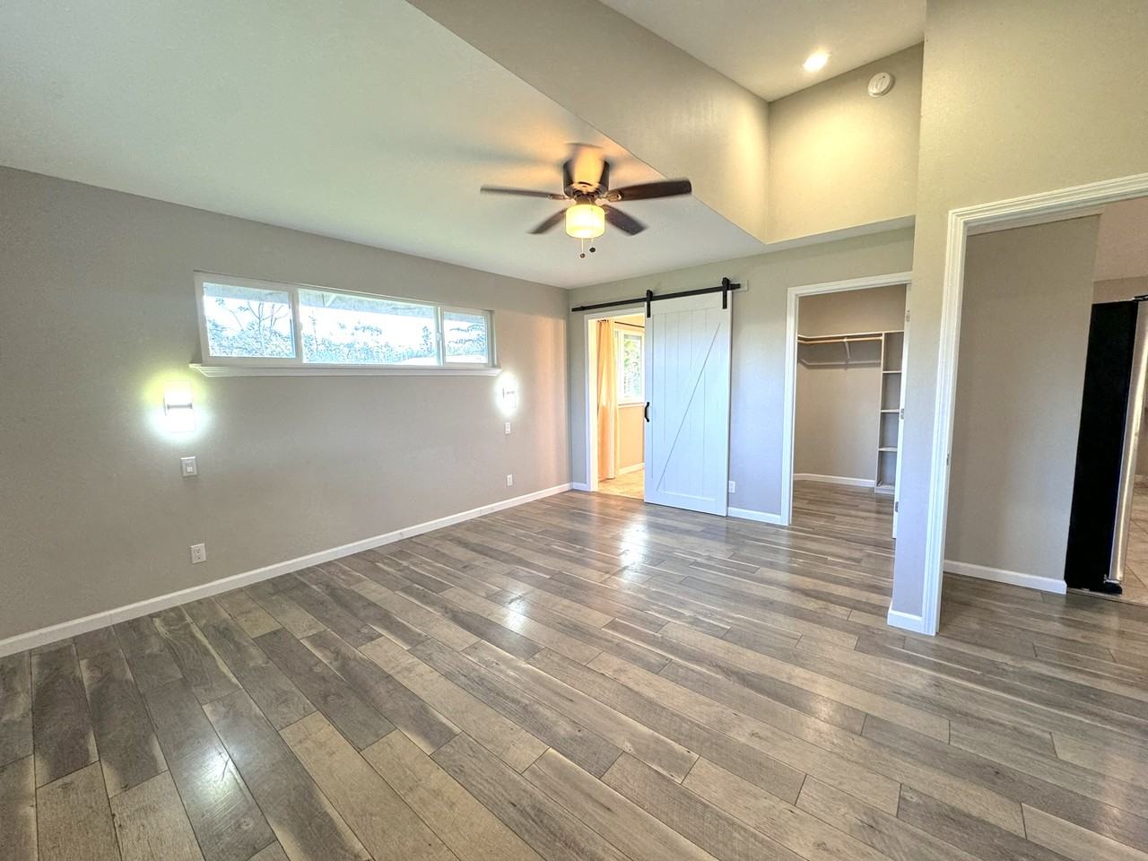 15-2067 28th Ave #1 - Photo 3 of 20