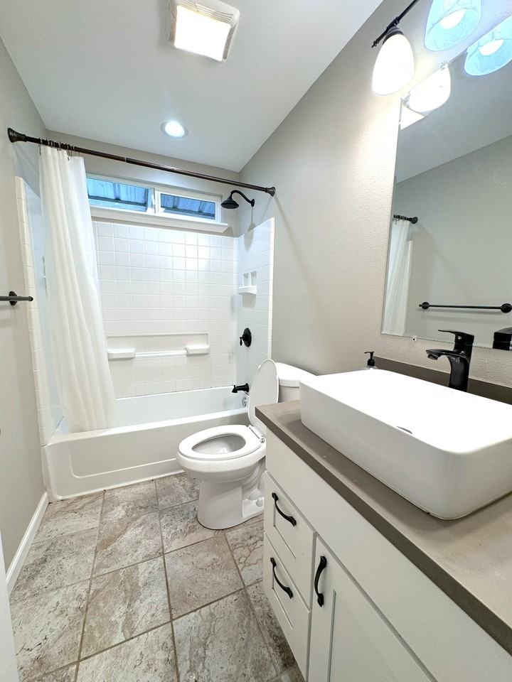 15-2067 28th Ave #1 - Photo 7 of 20