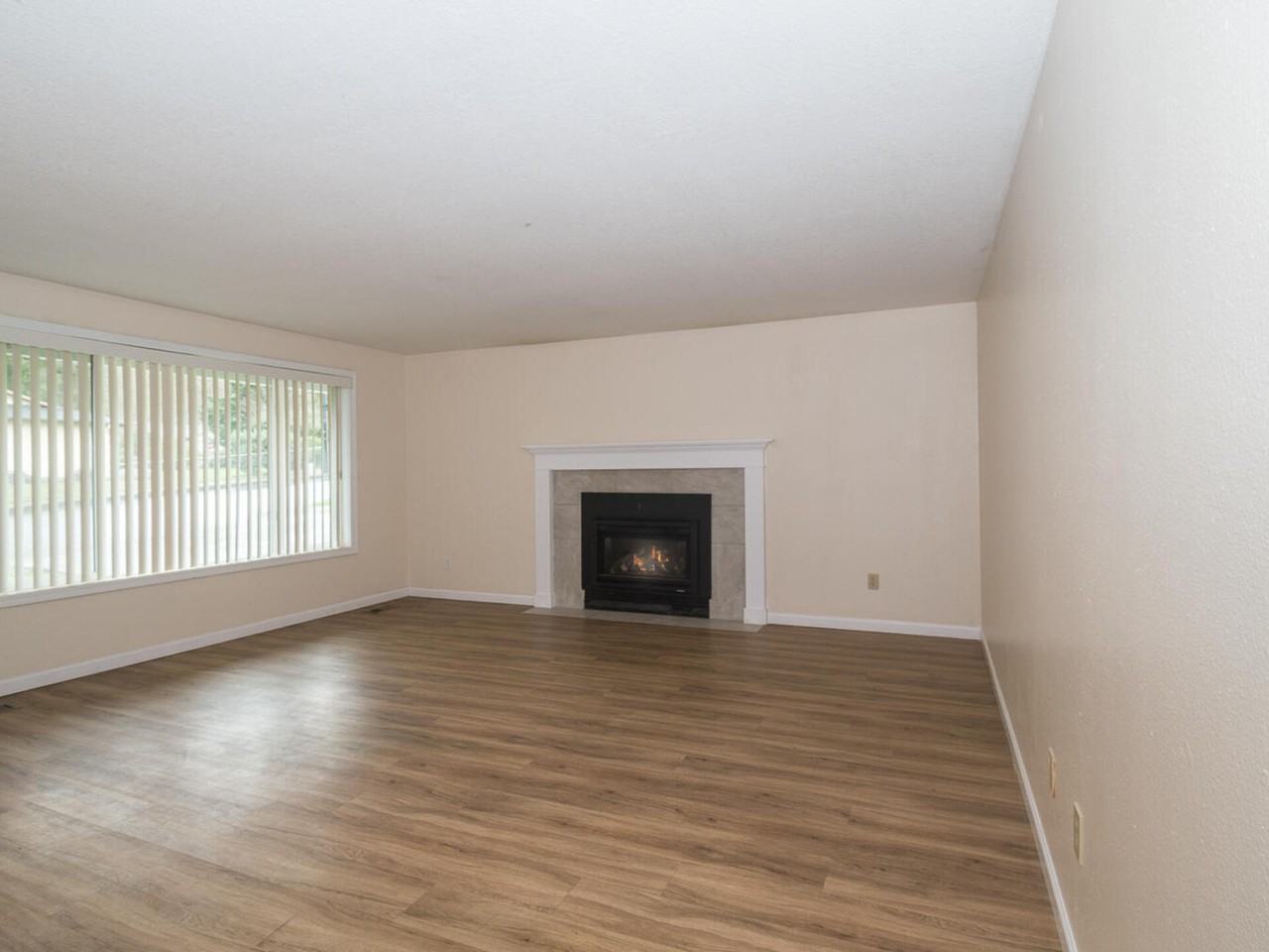 1475 Sw Orchard Ave #1 - Photo 6 of 24