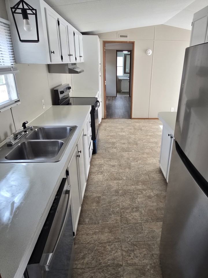 518 Shirley Dr #518 - Photo 2 of 6