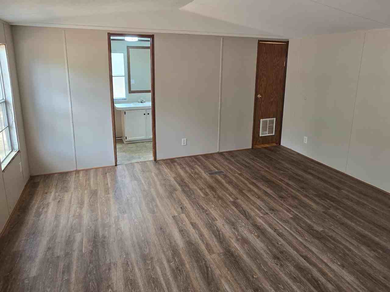 518 Shirley Dr #518 - Photo 3 of 6