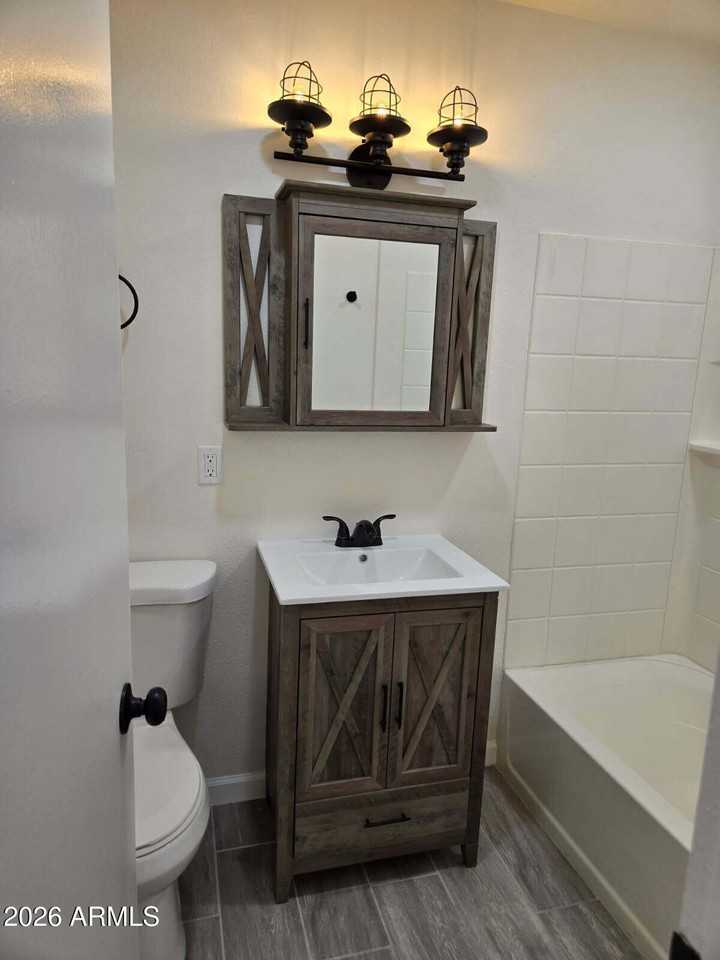 1223 W University Dr Apt 3 #3 - Photo 5 of 9