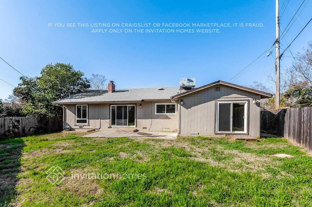 10256 Octavia Way - Photo 3 of 5