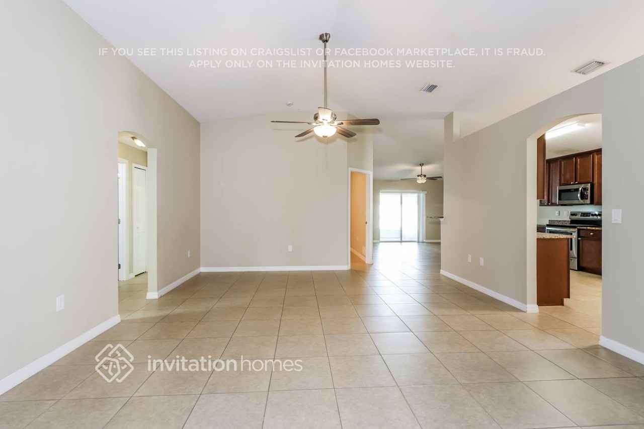 1290 Corbett Ln - Photo 3 of 17