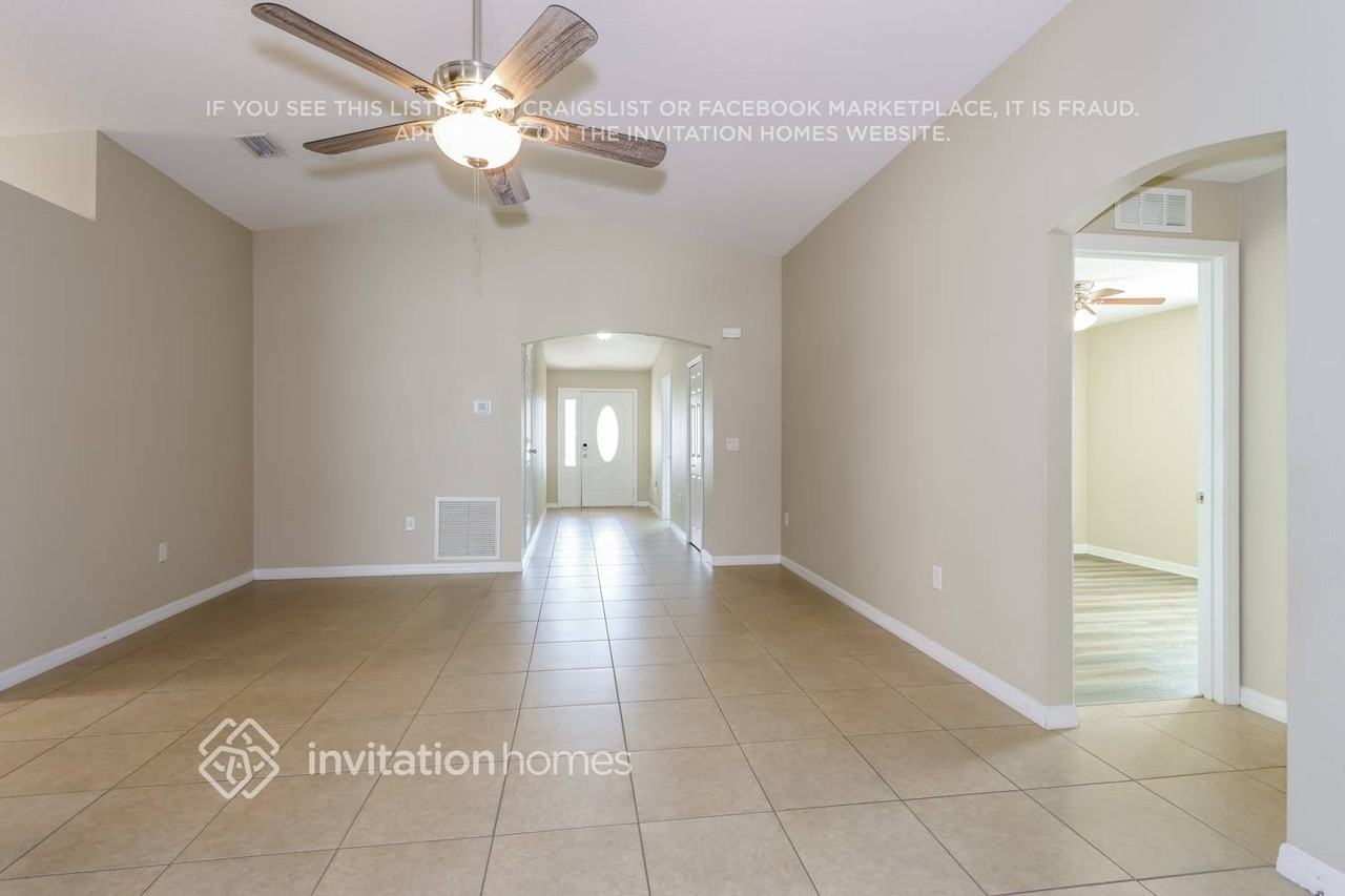 1290 Corbett Ln - Photo 4 of 17