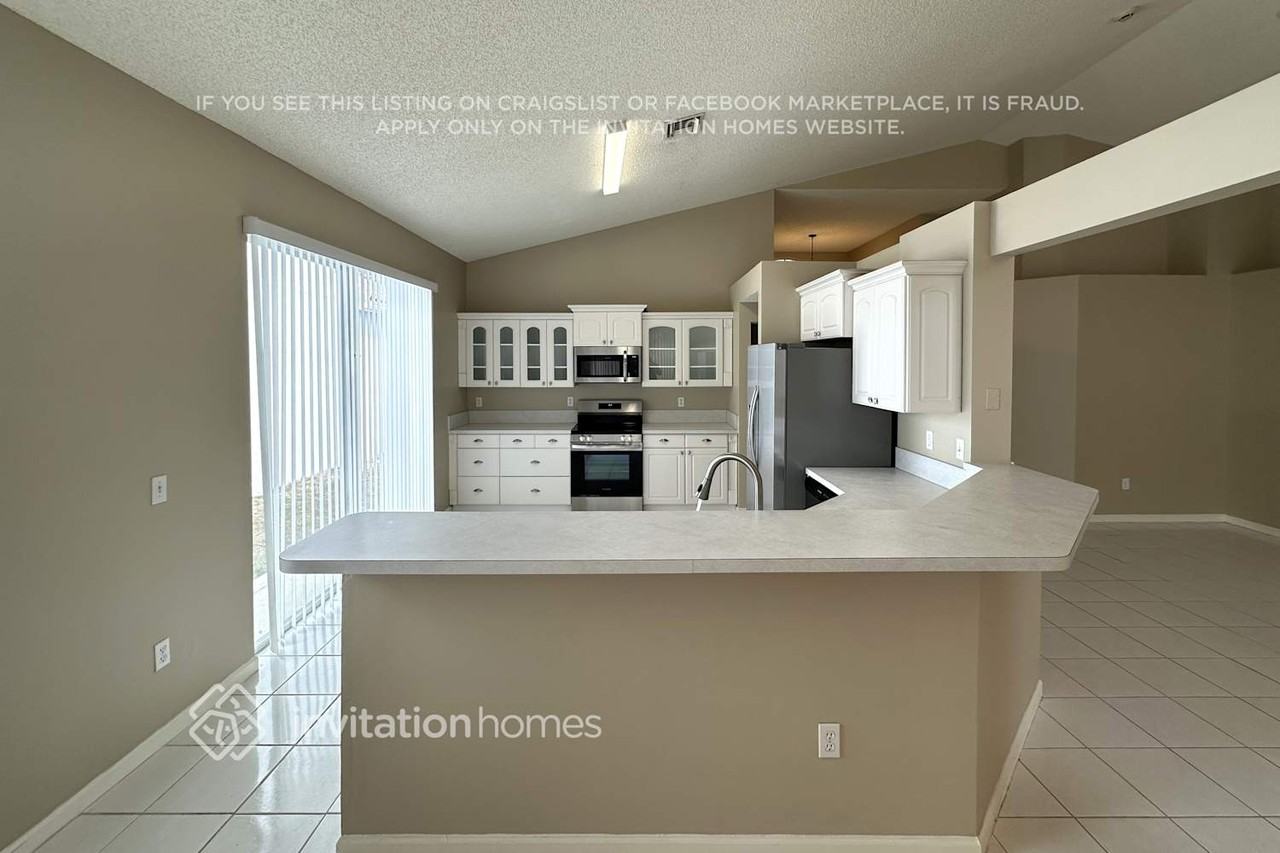 7699 Thornlee Dr - Photo 4 of 13