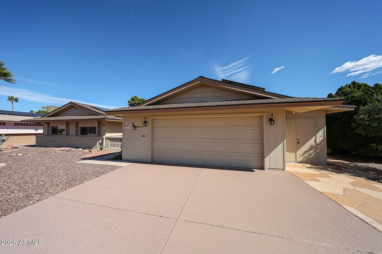 9821 N 110th Ave - Photo 2 of 50