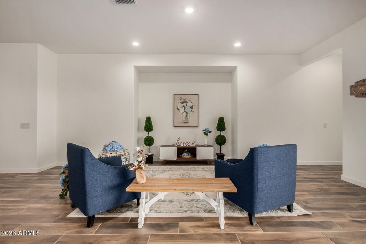 2968 E Lucky Horseshoe Ln - Photo 7 of 50