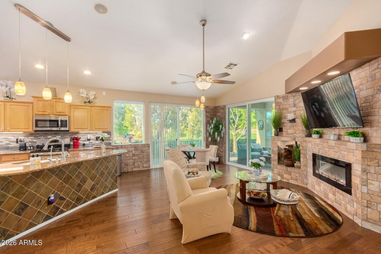 3341 E Fremont Rd - Photo 6 of 40