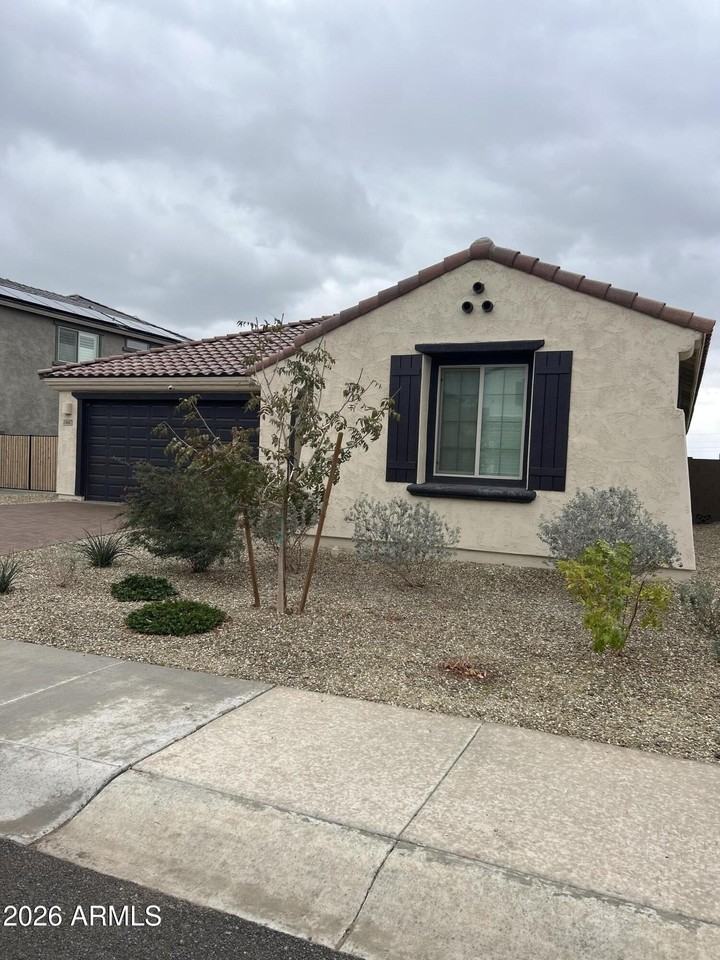 24647 W Watkins St - Photo 2 of 21