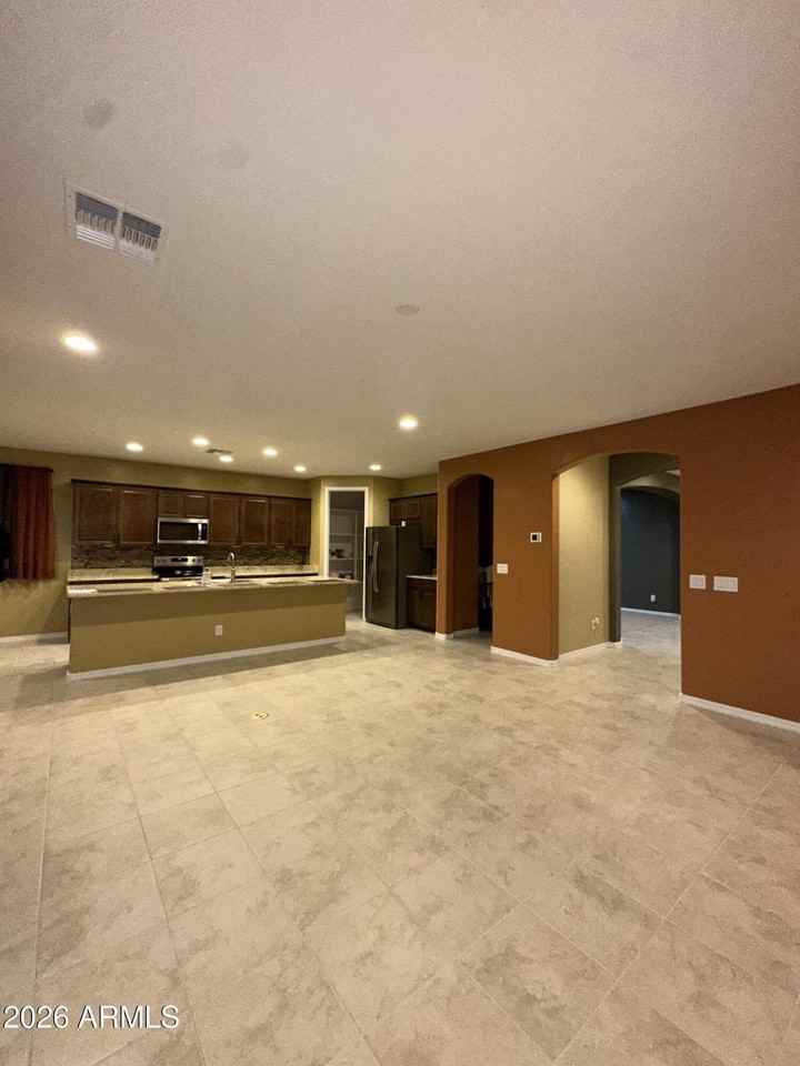 24647 W Watkins St - Photo 6 of 21