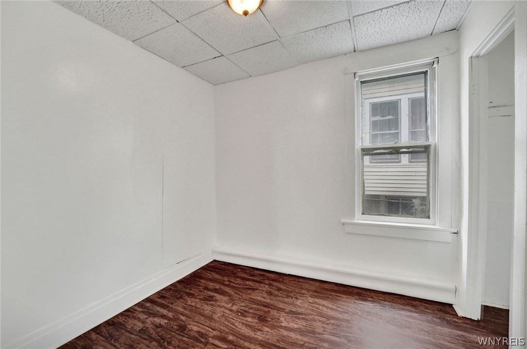 214 Ludington St - Photo 4 of 13