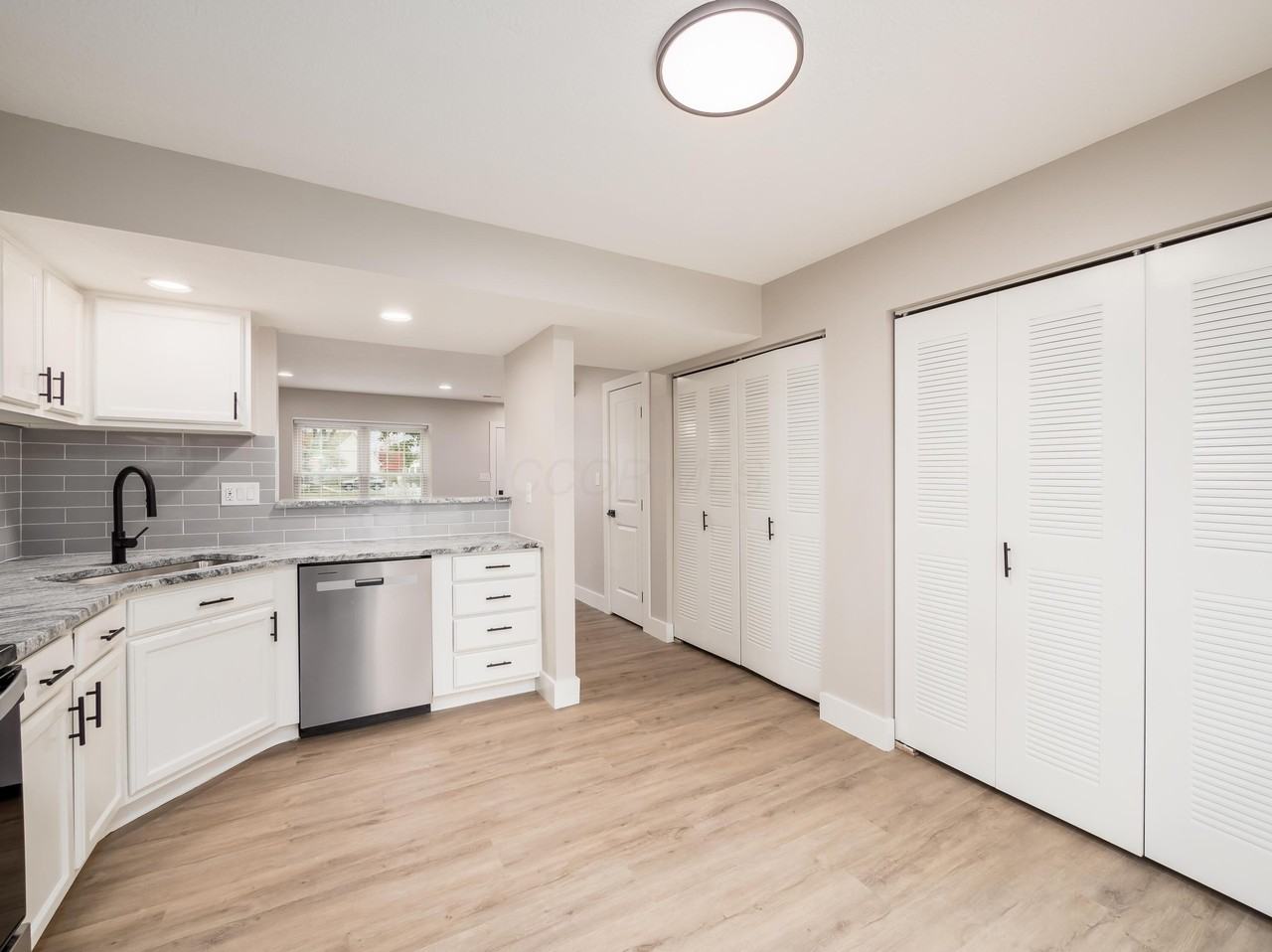 635 Pebble Place Dr Apt B #B - Photo 7 of 13