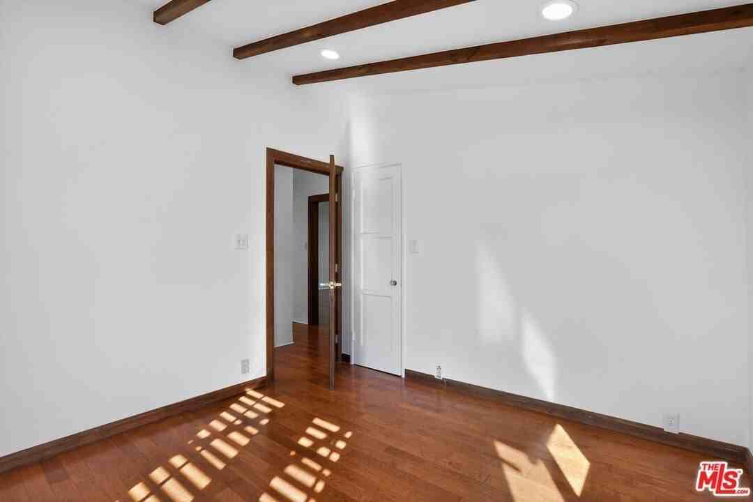 4055 Moore St - Photo 7 of 18