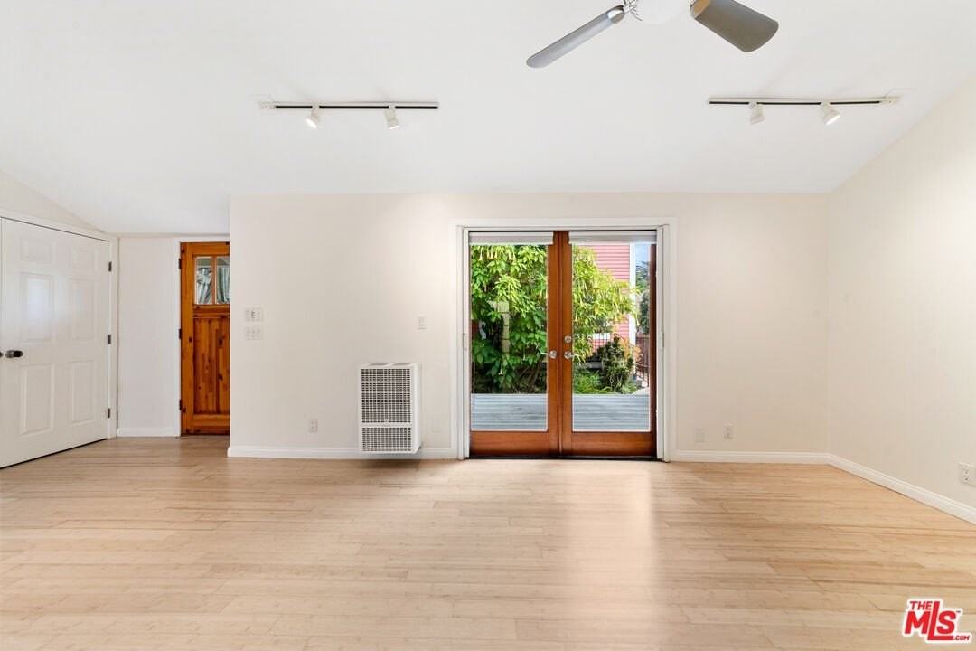 1355 1/2 N Mccadden Pl - Photo 5 of 23