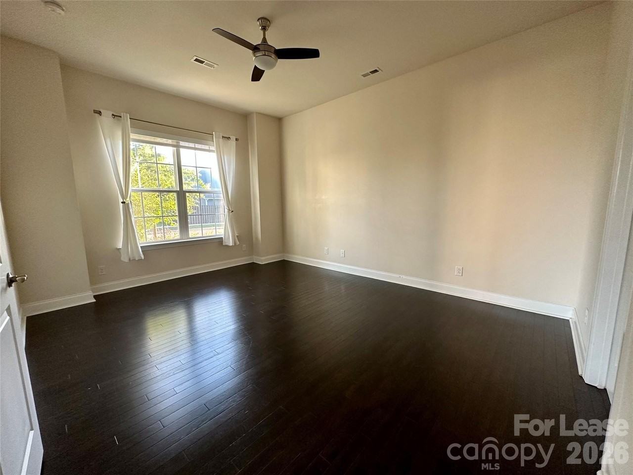 9131 Gladden Hill Ln - Photo 4 of 34