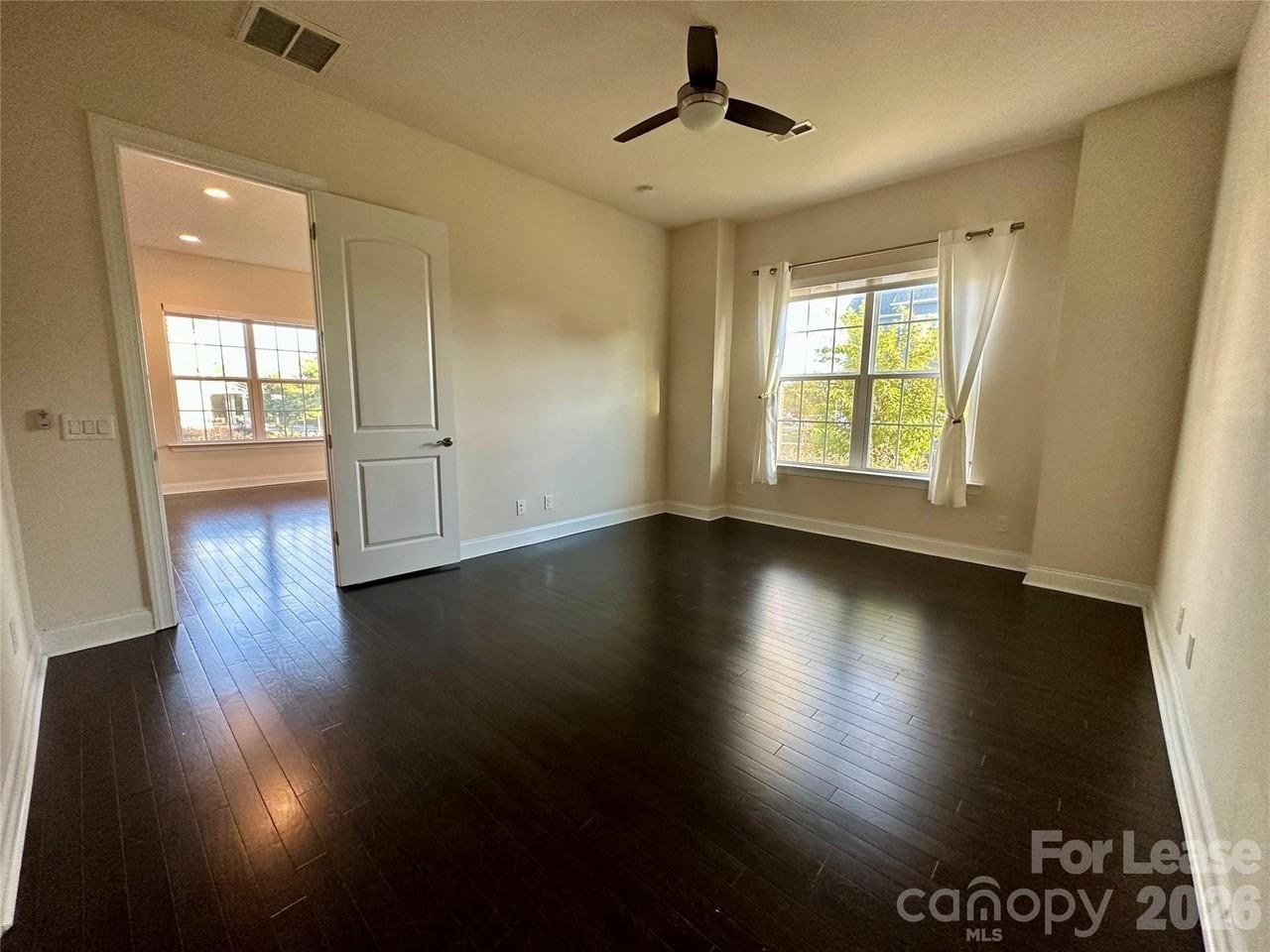 9131 Gladden Hill Ln - Photo 5 of 34