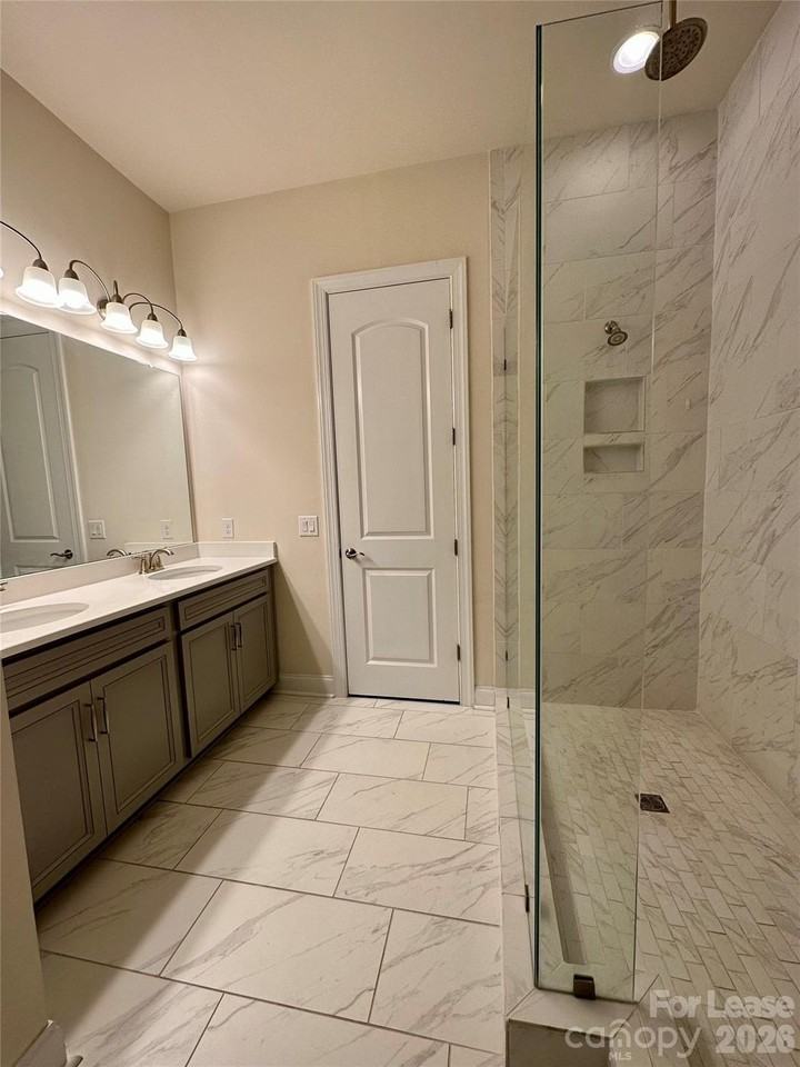 9131 Gladden Hill Ln - Photo 7 of 34