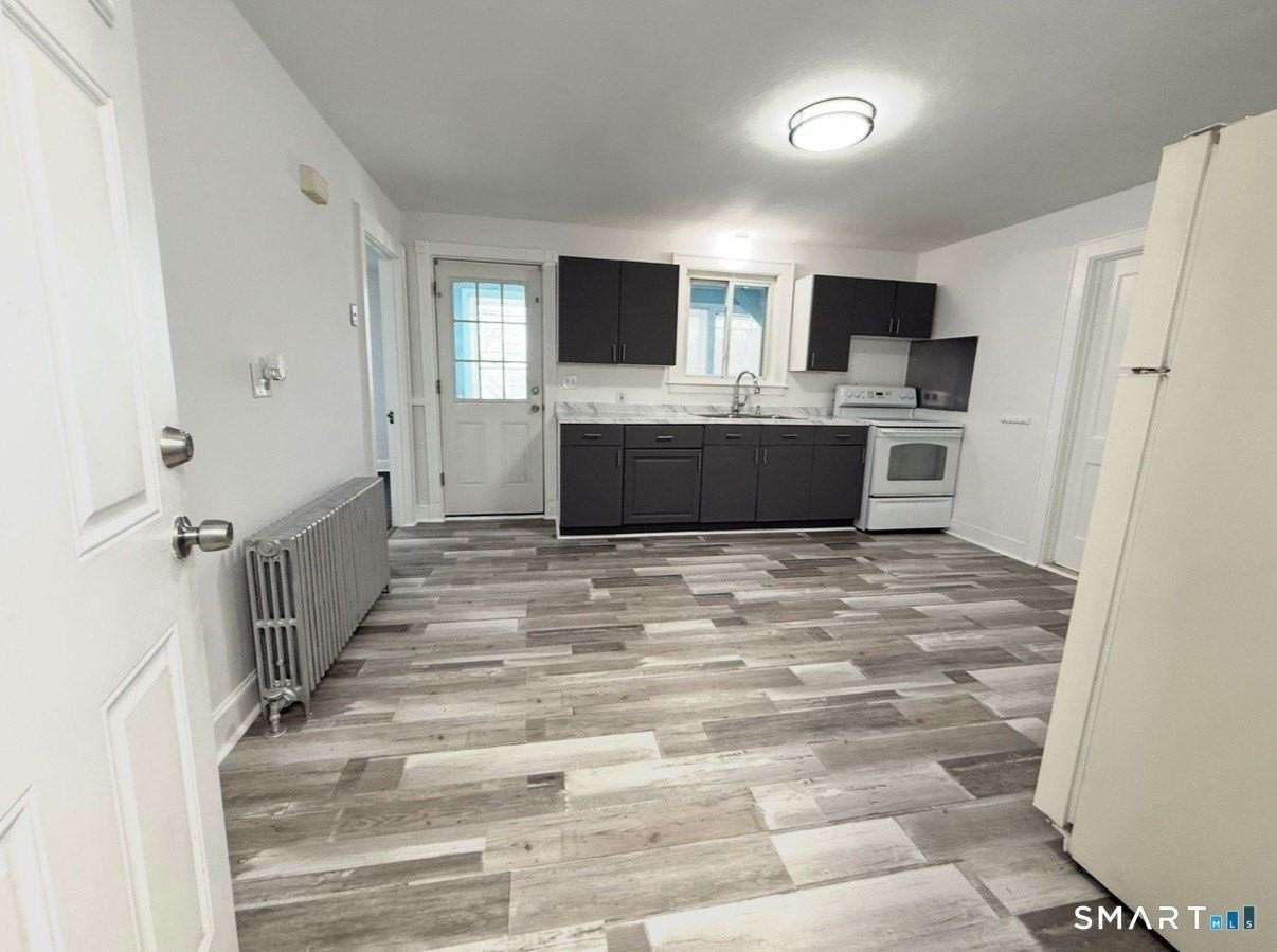 8 Garden St - Photo 2 of 12