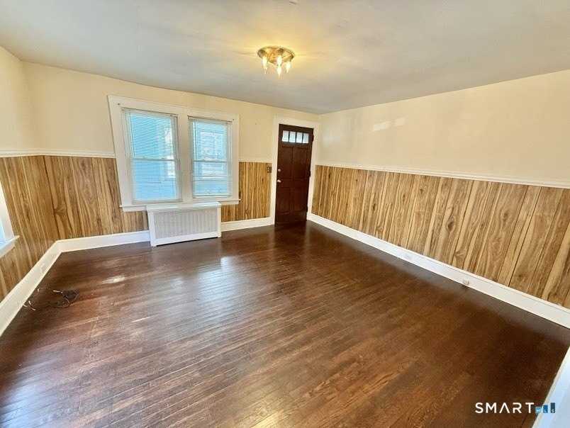 28 Bridgeport Ave #28 - Photo 4 of 14