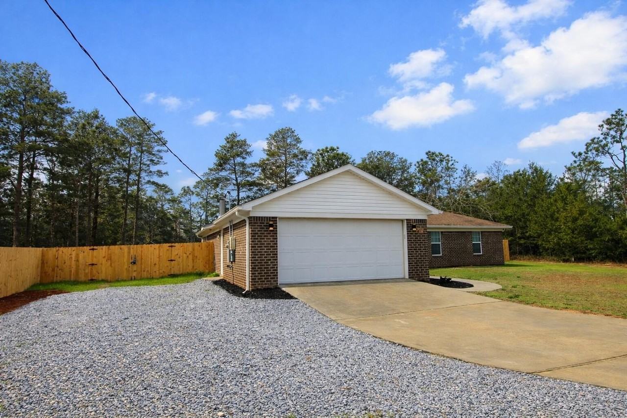 4052 Randi Rd - Photo 2 of 27