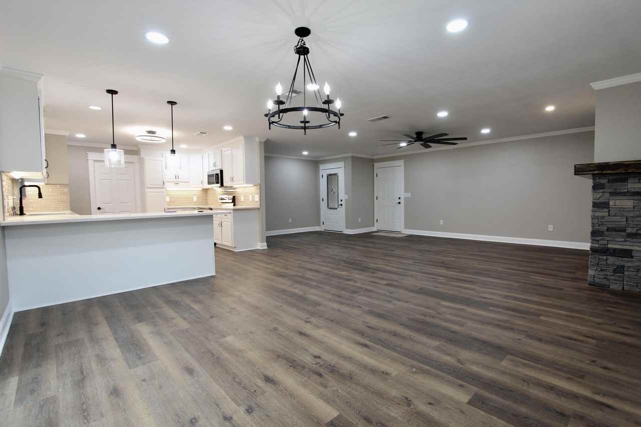 4052 Randi Rd - Photo 3 of 27