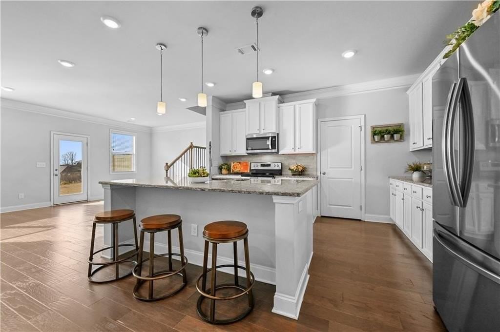 3229 Weyhill Way - Photo 6 of 32