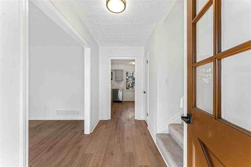 444 Wellington Way - Photo 4 of 24