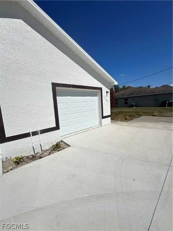 1131 Sw 16th Ter - Photo 2 of 36