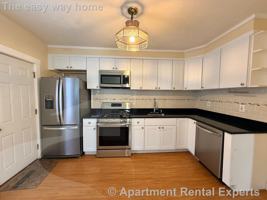 featured image of 15 Laurel St #1