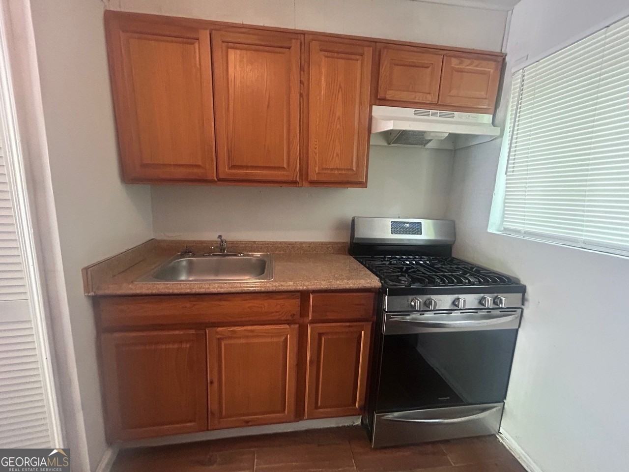 512 Lindsay St Nw Apt 10 #10 - Photo 6 of 16