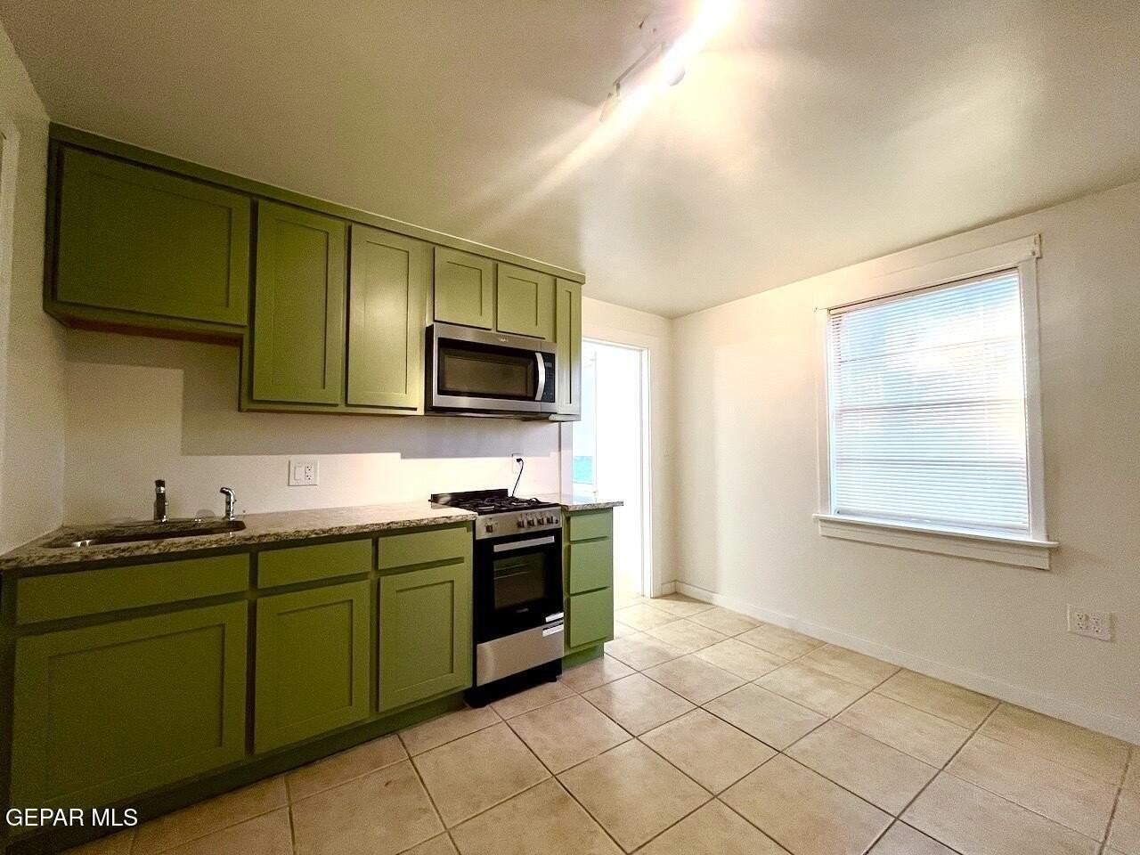 1203 Madeline Dr #B - Photo 6 of 14