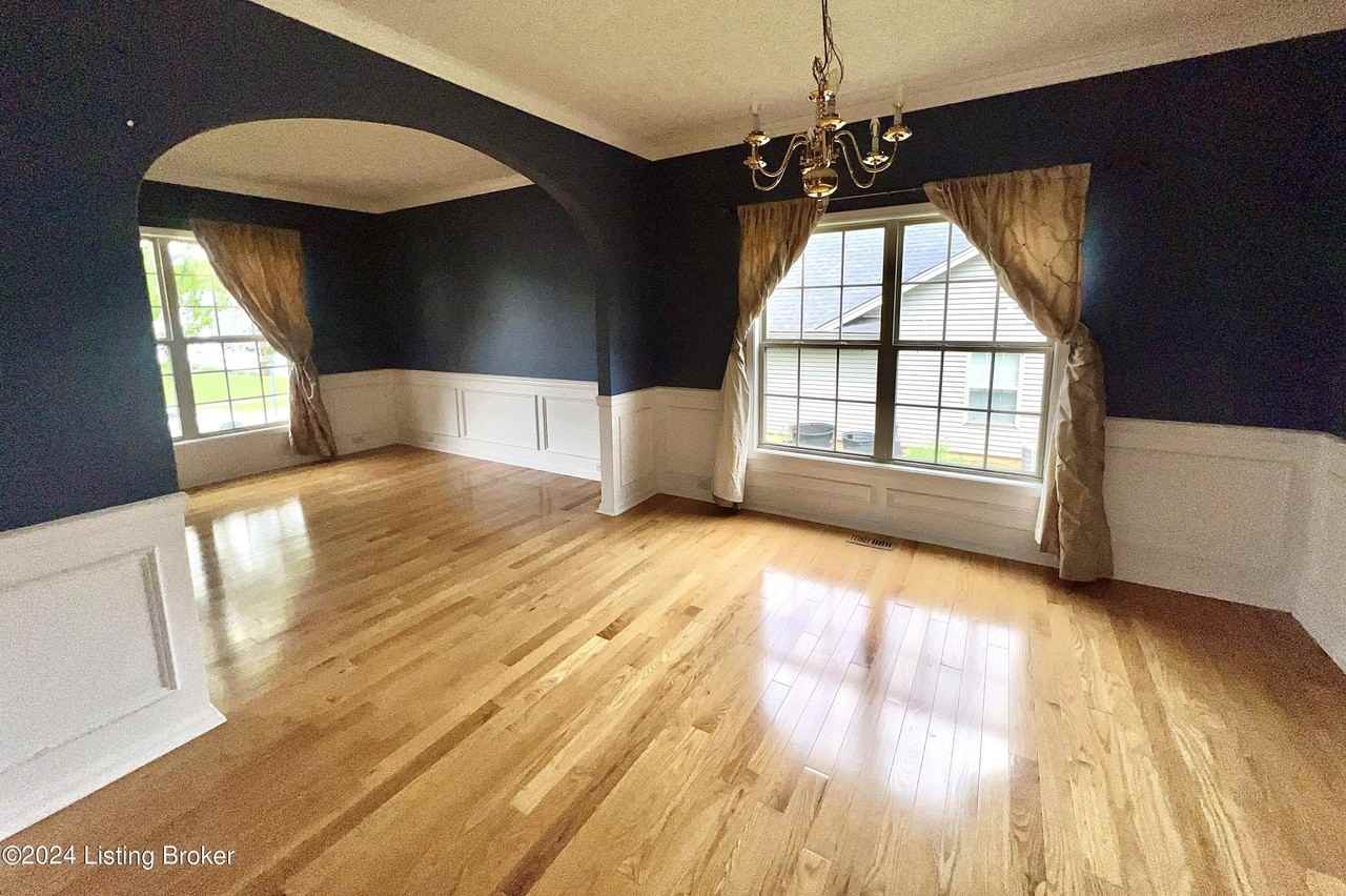 9210 Eminence Ct - Photo 4 of 33