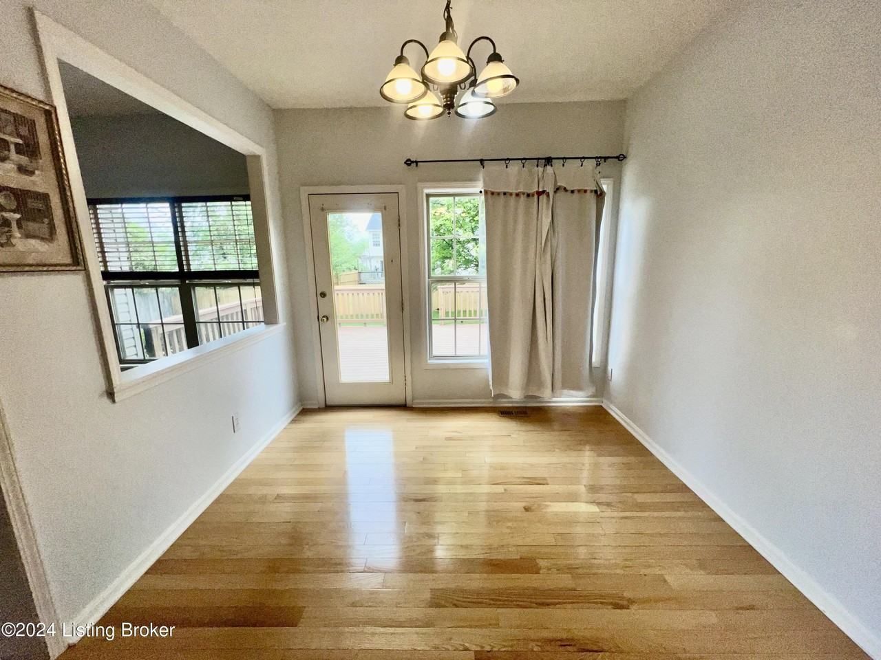 9210 Eminence Ct - Photo 6 of 33