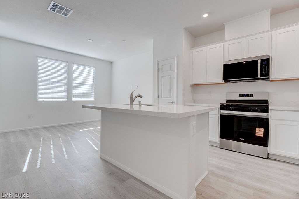 626 Bellus Pl - Photo 5 of 35