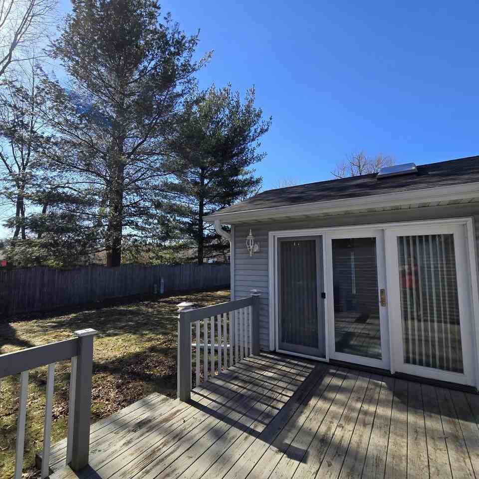 5721 Gull Dr - Photo 4 of 17