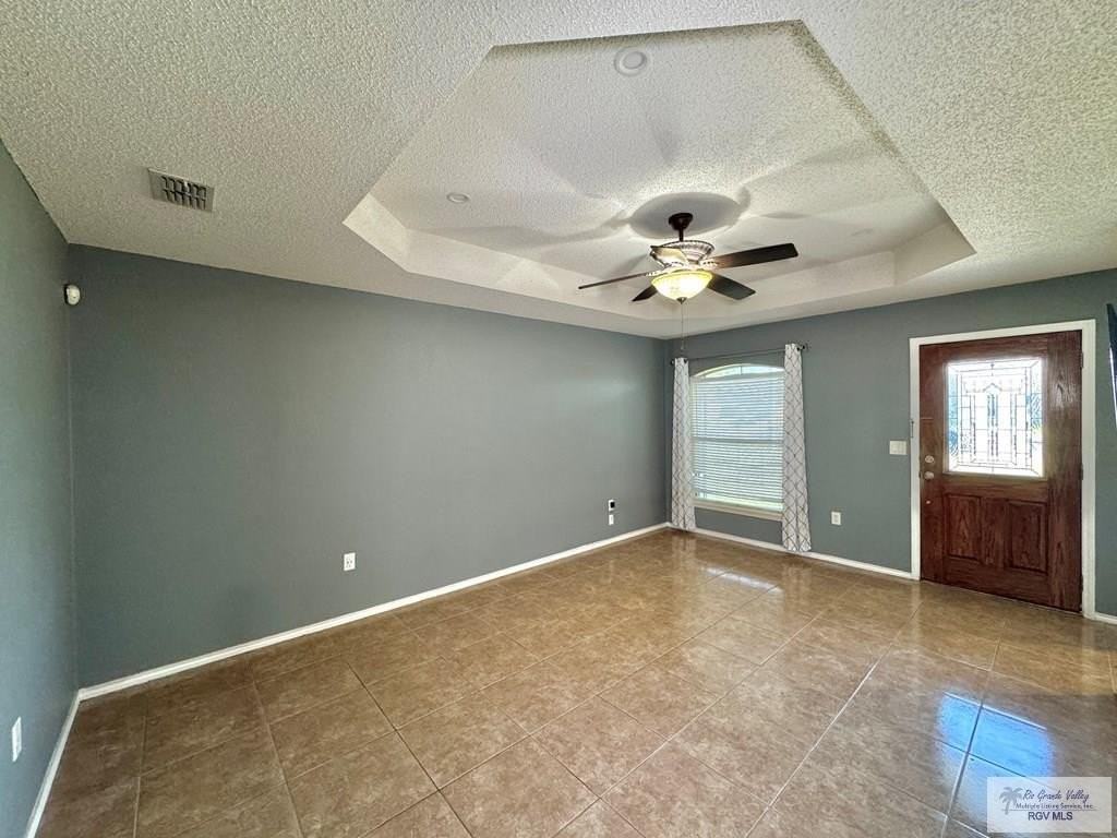 6532 Tradition Cir - Photo 4 of 21