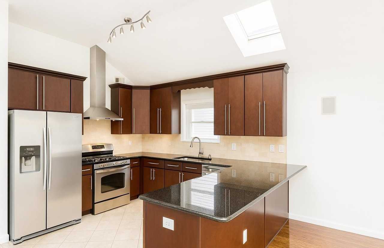 28 Nunda Ave #2 - Photo 5 of 35